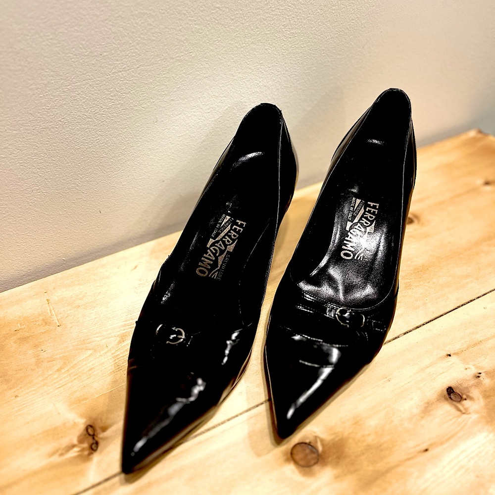 SALVATORE FERRAGAMO, black patent kitten heel, great condition women’s size 8